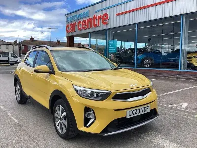 Used Kia Stonic 2023 Yellow SUV