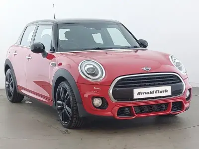 Usado Mini Cooper 136 CV (100 kW) 2018 Rojo Utilitario