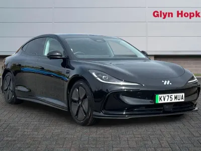 Ny MG IM5 300 kW (408 HK) 2025 Svart Halvkombi