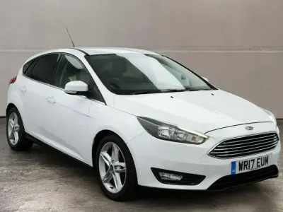 Used Ford Focus Zetec 125 HP (91 kW) 2017 White Hatchback