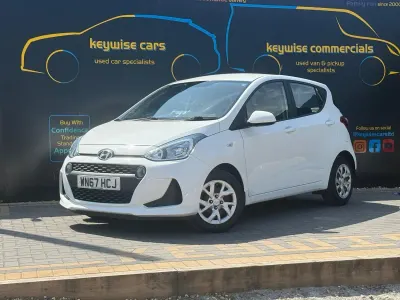 Used Hyundai i10 SE 67 HP (49 kW) 2017 White Hatchback