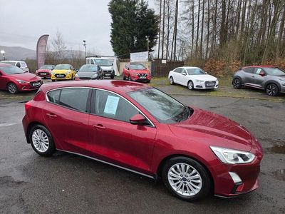 Used Ford Focus Titanium 125 HP (91 kW) 2018 Red Hatchback