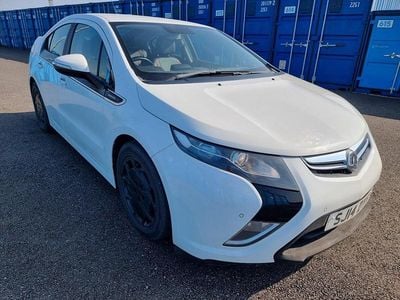 Used Vauxhall Ampera 111 kW (151 HP) 2014 White Hatchback