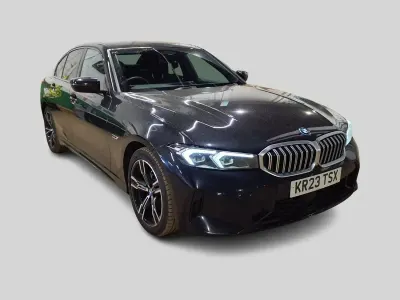 Begagnad BMW 330e M Sport 2023 Svart Sedan
