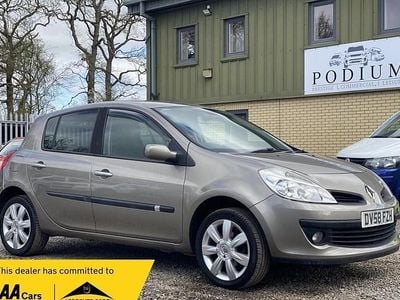 Used Renault Clio II Dynamique 86 HP (63 kW) 2009 Beige Hatchback