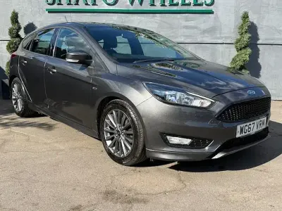 Used Ford Focus ST-Line 140 HP (102 kW) 2017 Grey Hatchback