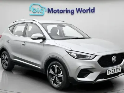 Usado MG ZS Excite 106 HP (77 kW) 2023 Prateado SUV