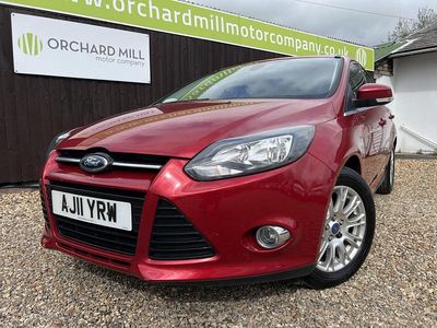 Used Ford Focus Titanium 125 HP (91 kW) 2011 Red Hatchback
