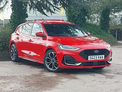 Used Ford Focus ST-Line 155 HP (114 kW) 2023 Red Hatchback