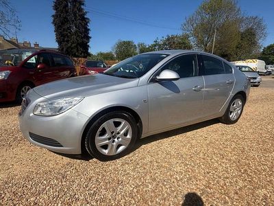 Second-hand Vauxhall Insignia 140 CP (102 kW) 2012 Argintiu Hatchback