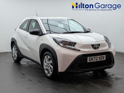 Used Toyota Aygo X PURE 72 HP (52 kW) 2022 White SUV