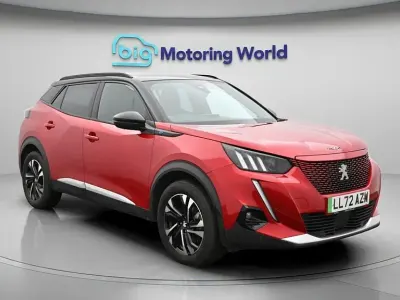Używany Peugeot e-2008 GT 100 kW (136 KM) 2022 SUV