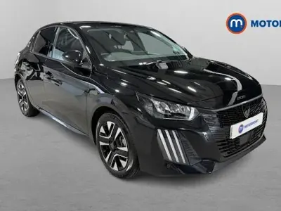Usado Peugeot 208 Allure 101 CV (74 kW) 2025 Negro Utilitario