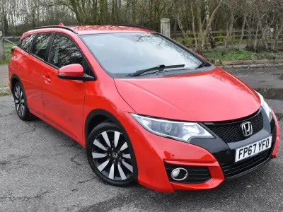 Używany Honda Civic SE Plus 2017 Czerwony Kombi