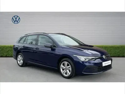 Used VW Golf VIII Life 110 HP (80 kW) 2023 Blue Estate
