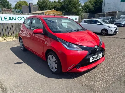 Used Toyota Aygo X-play 72 HP (52 kW) 2016 Red Hatchback