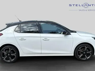 Used Vauxhall Corsa Elite 99 HP (72 kW) 2020 White Hatchback