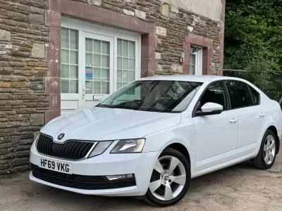 Used Skoda Octavia SE Drive 2019 White Hatchback