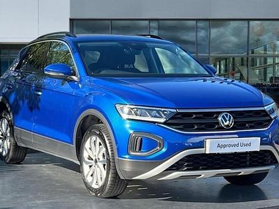 Usado VW T-Roc Match 150 HP (110 kW) 2025 Azul SUV