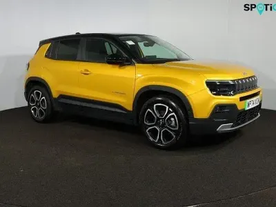 Begagnad Jeep Avenger Summit 114 kW (156 HK) 2024 Gul SUV