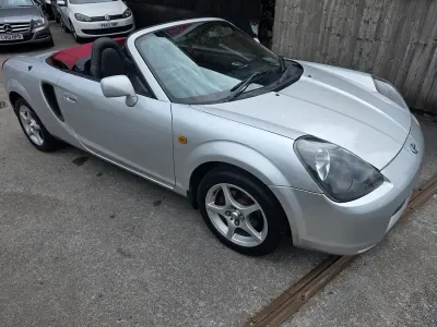 Used Toyota MR2 140 HP (102 kW) 2002 Silver Cabriolet