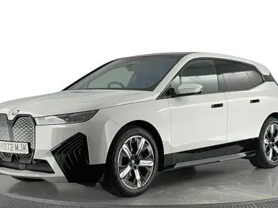 Usado BMW iX M Sport 239 kW (326 HP) 2022 Branco SUV