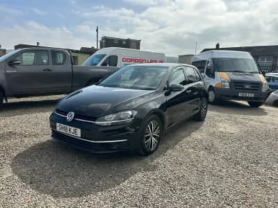 Usado VW Golf VII SE 115 HP (84 kW) 2018 Preto Citadino