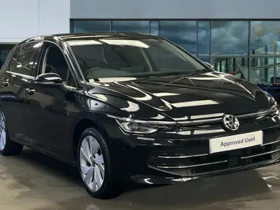 Used VW Golf VIII Style 150 HP (110 kW) 2025 Grenadilla black metallic