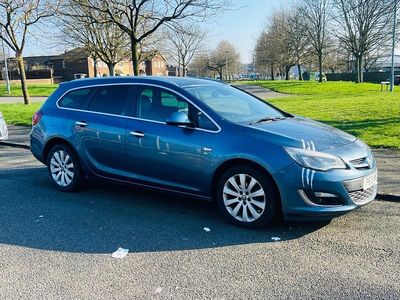 Used Vauxhall Astra 115 HP (84 kW) 2013 Blue Estate
