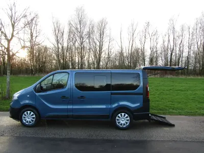 Used Renault Trafic 2019 Blue MPV