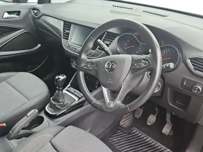 Używany Vauxhall Crossland Elite 110 KM (80 kW) 2021 Czerwony SUV