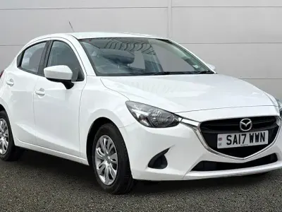 Usado Mazda 2 75 HP (55 kW) 2017 Branco Citadino