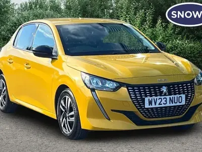 Used Peugeot 208 Allure+ 102 HP (75 kW) 2023 Yellow Hatchback