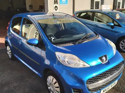 Second-hand Peugeot 107 68 CP (50 kW) 2011 Albastru Hatchback