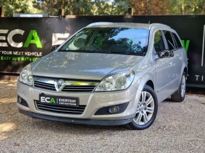 Used Vauxhall Astra Design Edition 138 HP (101 kW) 2007 Beige Estate