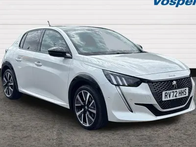 Used Peugeot 208 GT-line 130 HP (95 kW) 2022 White Hatchback