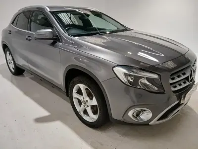 Begagnad Mercedes GLA200 136 HK (100 kW) 2018 Grå SUV