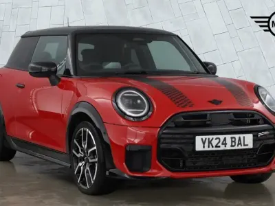 Used Mini Cooper Hatch 154 HP (113 kW) 2024 Red Hatchback