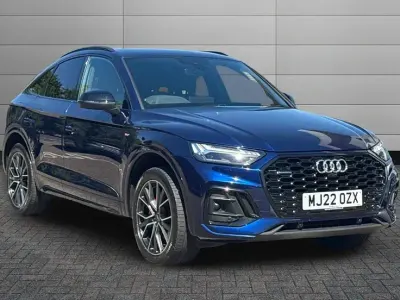 Used Audi Q5 Sportback Comfort 201 HP (147 kW) 2022 Navarra blue SUV