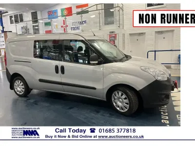 Used Vauxhall Combo 95 HP (69 kW) 2017 Silver MPV