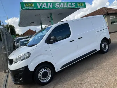 Used Peugeot Expert Premium 145 HP (106 kW) 2022 White Van