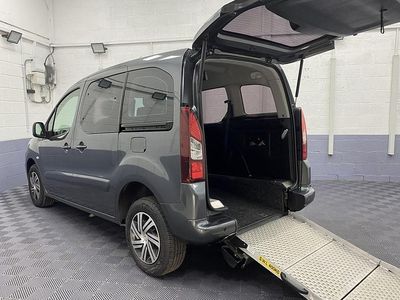 Used Citroën Berlingo Feel 100 HP (73 kW) 2019 Grey MPV