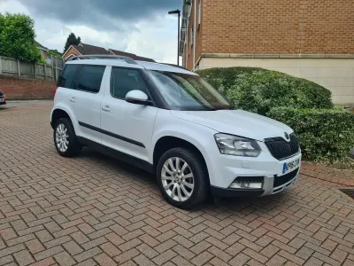 Used Skoda Yeti Business Line 150 HP (110 kW) 2016 White SUV