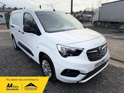 Used Vauxhall Combo Sportive 100 HP (73 kW) 2022 White MPV