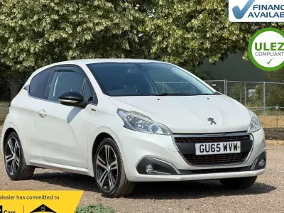 Used Peugeot 208 GT-line 110 HP (80 kW) 2015 White Hatchback