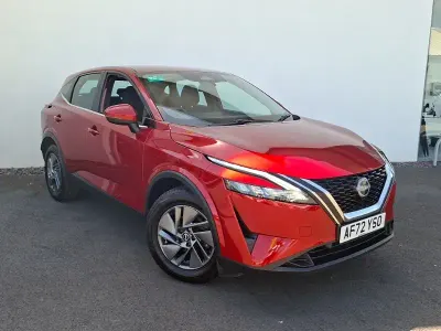Used Nissan Qashqai Acenta Premium 140 HP (102 kW) 2022 Red SUV
