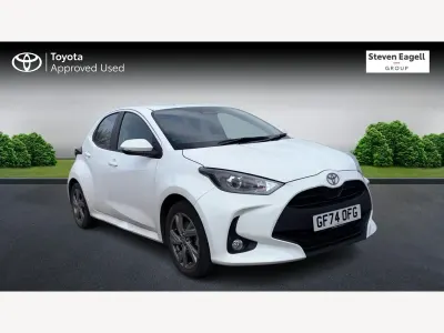 Used Toyota Yaris 114 HP (83 kW) 2024 White Hatchback