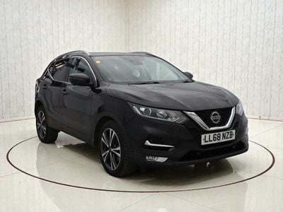 Used Nissan Qashqai N-Connecta 115 HP (84 kW) 2018 Black SUV
