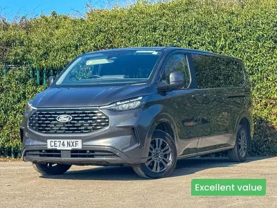 Begagnad Ford Tourneo Titanium 136 HK (100 kW) 2024 Grå Minibuss