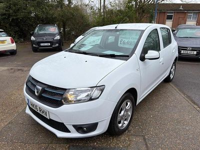 Begagnad Dacia Sandero Lauréate 2016 Vit Halvkombi